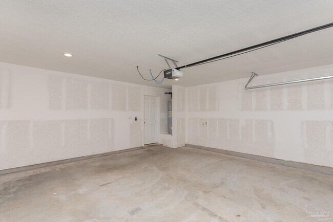 Building Photo - 5720 Blackhorse Cir