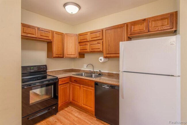 Building Photo - 9798 Mcgregor Rd