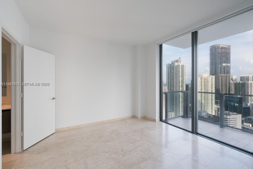 Building Photo - 68 SE 6th St