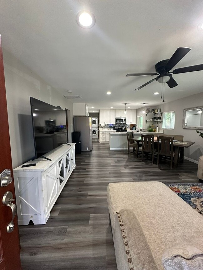 Building Photo - Inviting 3-Bedroom | 2-Bathroom Home in National City