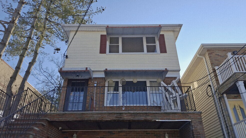 Exterior - 3409 Givernaud Ter