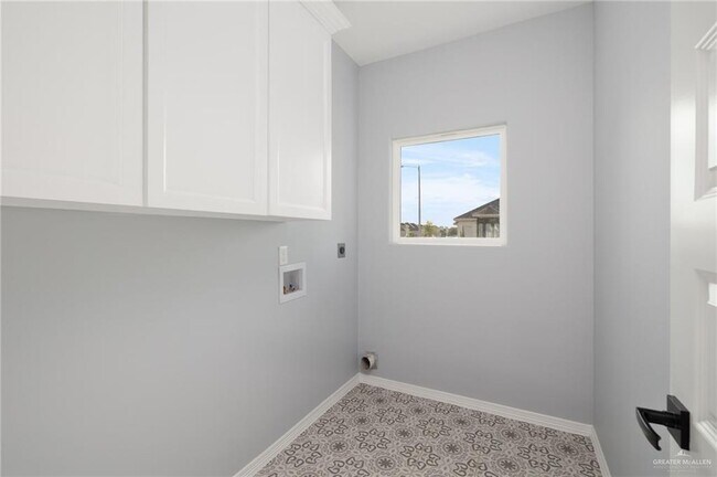 Building Photo - 14 Dunes Dr