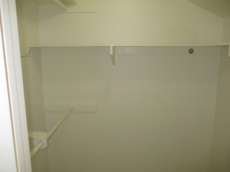Building Photo - 3155 Crazy Horse Dr