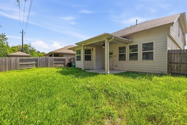 Building Photo - 6131 Carpenters Cove Ln