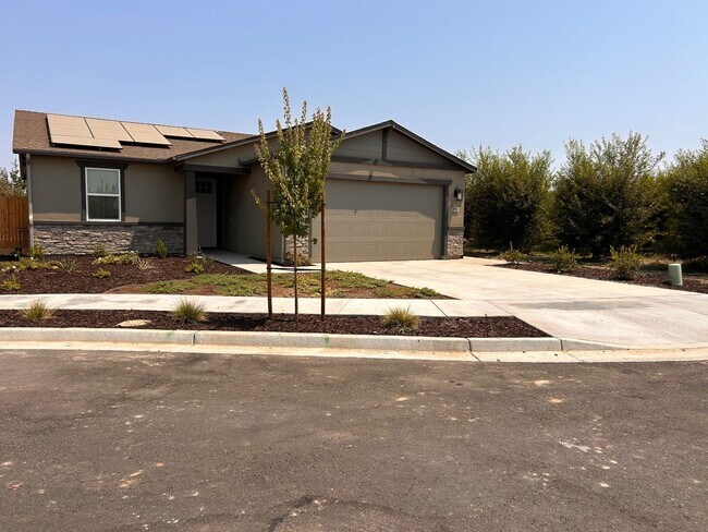 Building Photo - Beautiful Brand New home for rent in Visalia!