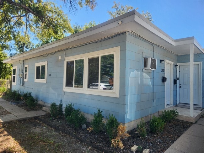Building Photo - 3301 Willing Ave