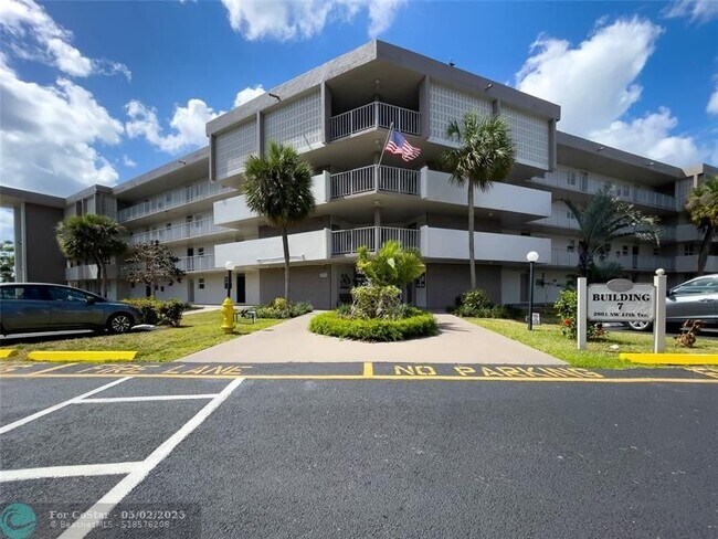 Building Photo - 2801 NW 47th Terrace