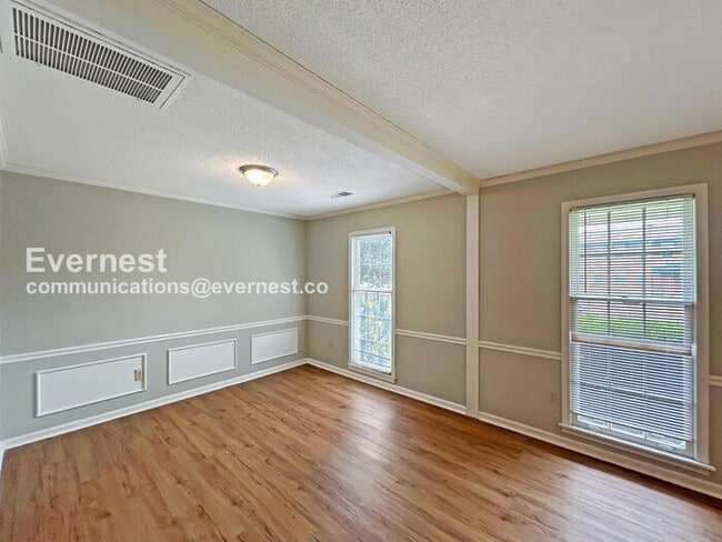 Building Photo - 848 Rasco Rd W