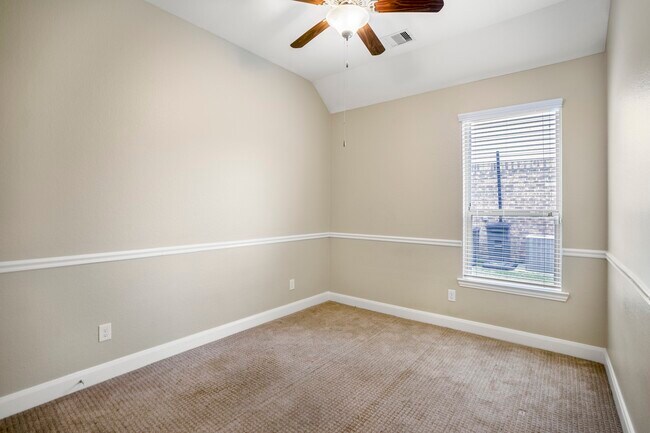 Building Photo - 22310 Taren Ct