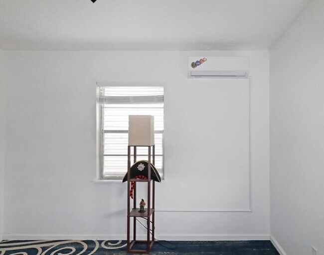 Building Photo - 6004 Avenue T