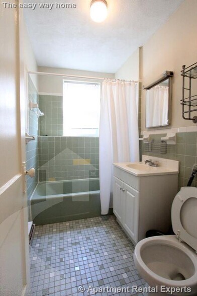 Building Photo - 402 Highland Ave