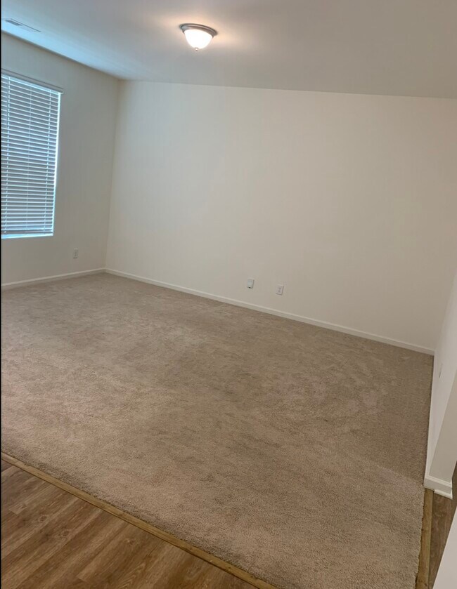 Building Photo - 3512 Slippery Elm Dr