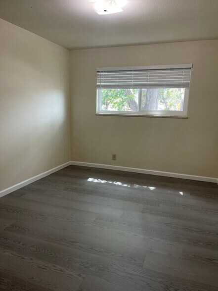 Building Photo - 632 Stannage Ave