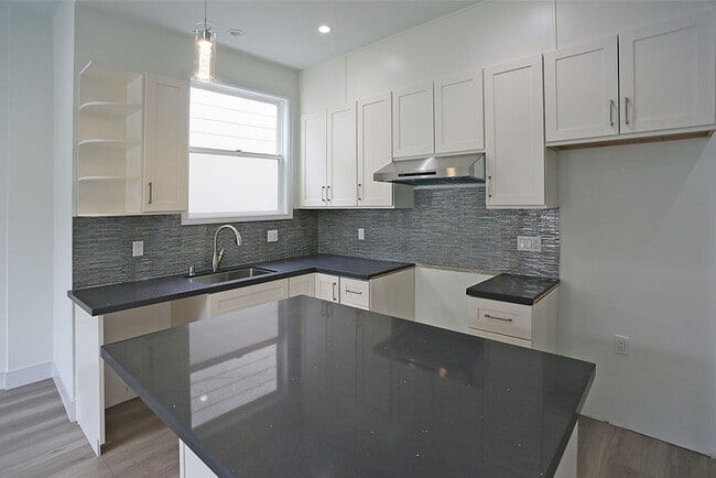 Building Photo - OPEN HOUSE: Sunday (7/20) 1:30pm-2:00pm. F...