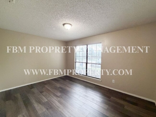 Building Photo - 804 Biloxi Dr