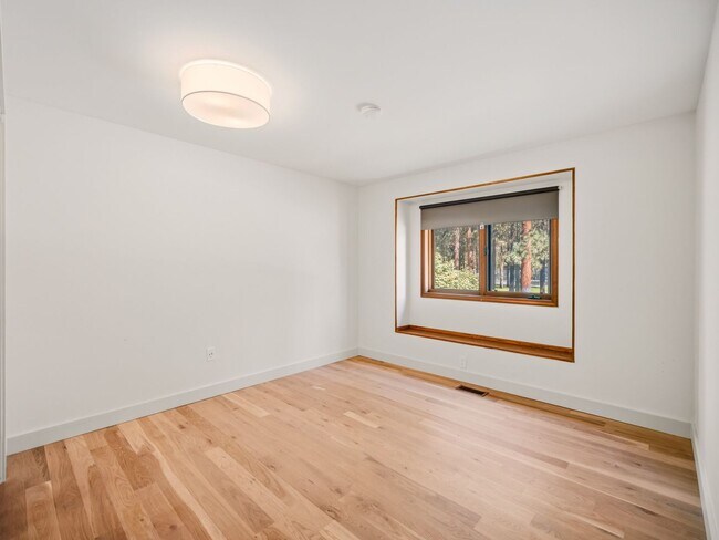 Building Photo - 5315 W Conestoga Ave