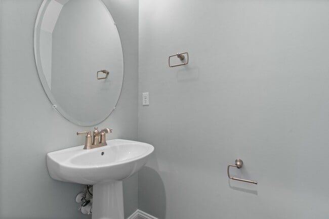 Building Photo - 4 Bed 2.5 Bath Home for Rent in Chesapeake