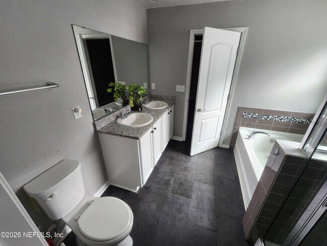 Building Photo - 11486 Tiburon Dr