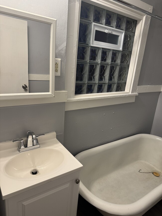 Building Photo - 440 5th St