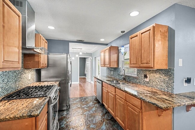 Building Photo - 512 Dijon Dr