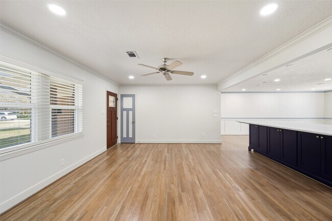 Building Photo - 855 Judiway St