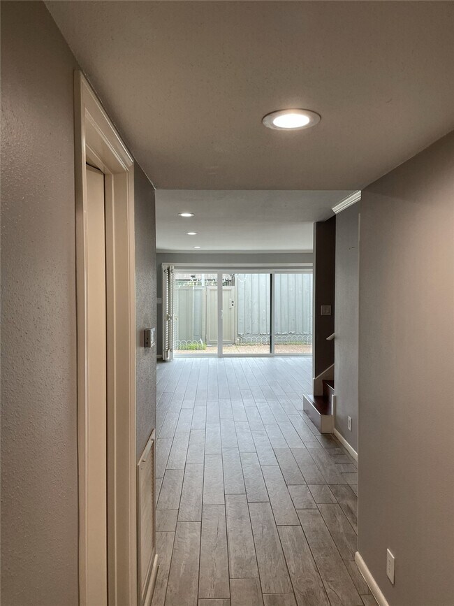 Building Photo - 6307 Del Monte Dr