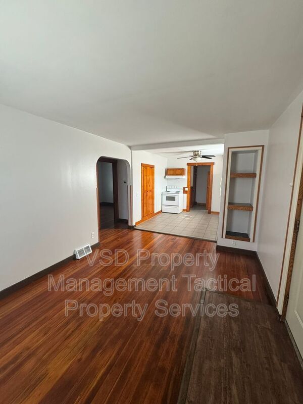 Building Photo - 2907 Oakwood Ave