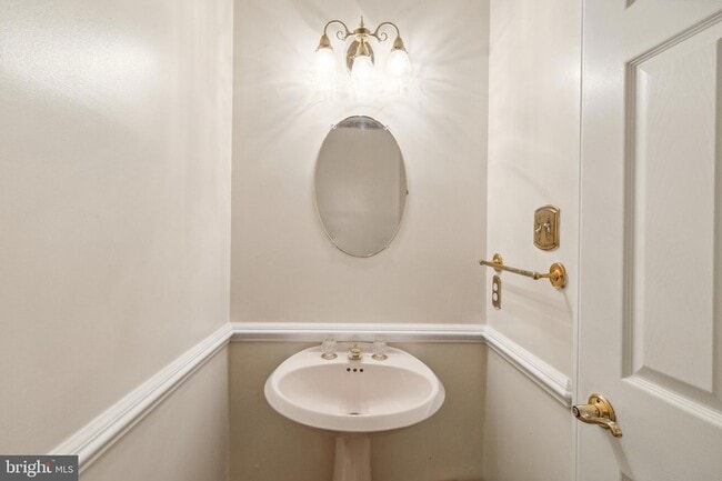 Building Photo - 2527 Hunter Mill Rd