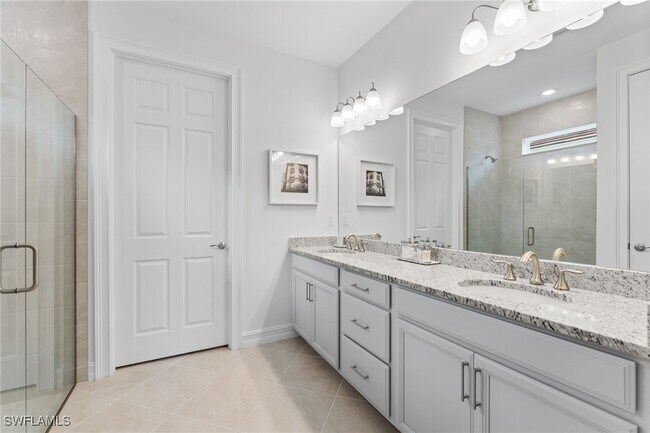 Building Photo - 16523 Crescent Beach Way
