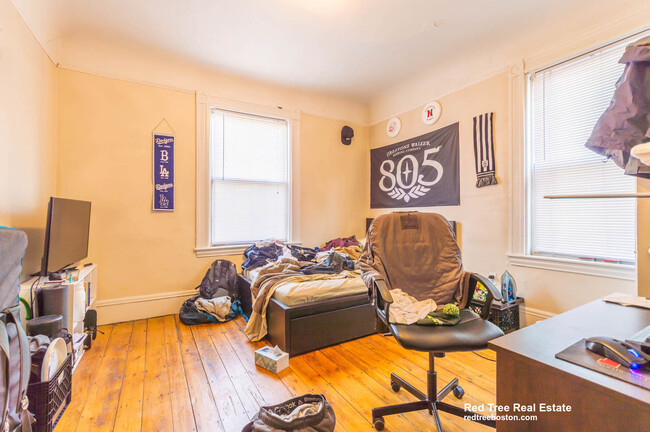 Apt 2 - 52 Green St