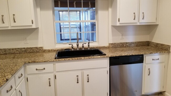 Building Photo - 12191 Broadleaf Ct