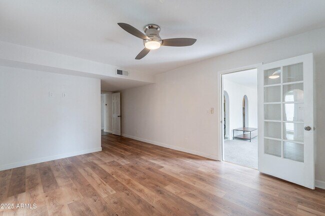 Building Photo - 1858 W Navarro Ave