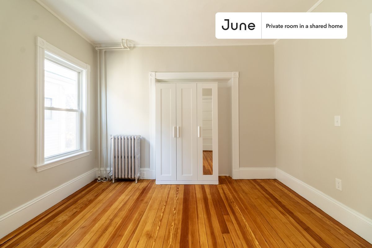 Building Photo - Room in Shared 5 bed/2 bath home