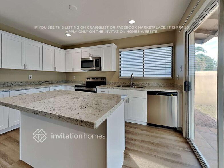 Building Photo - 4603 W Luke Ave