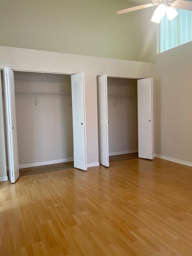 Building Photo - 1230 Summit Pl Cir