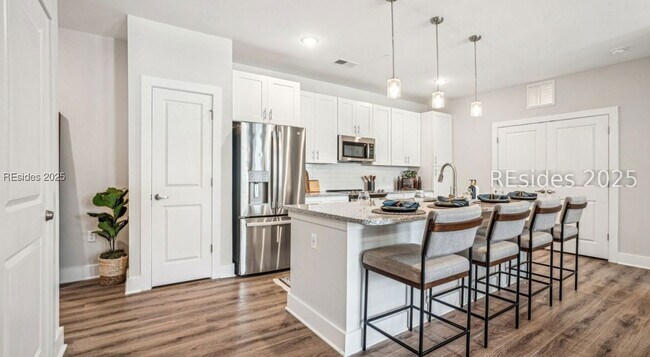 Building Photo - 4000 Margaret St