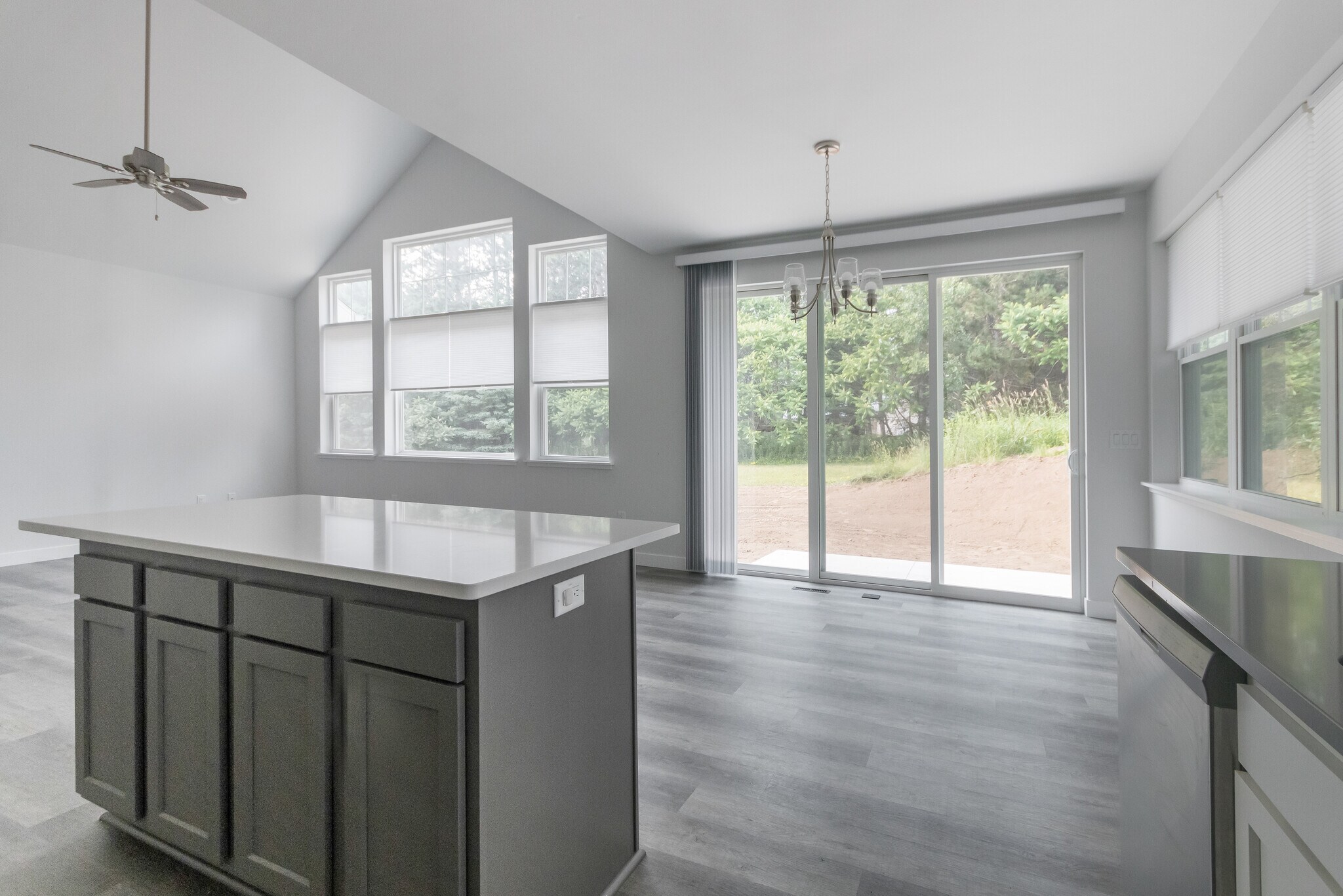 Building Photo - 9506 Excalibur Dr