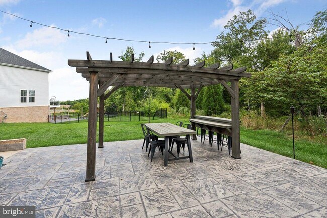 Building Photo - 22778 Trailing Rose Ct