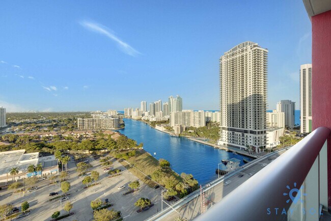 Building Photo - 2602 E Hallandale Beach Blvd