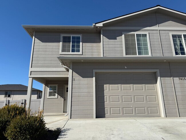 Building Photo - Stunning 4 Bedroom West Valley Townhome