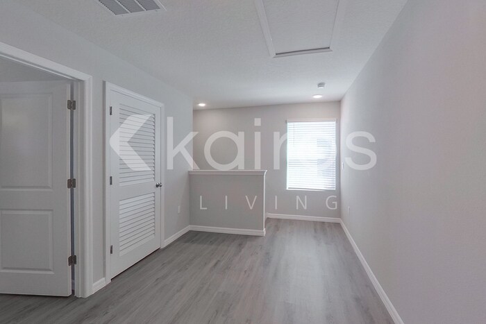 Building Photo - 8604 SW 44th Ct