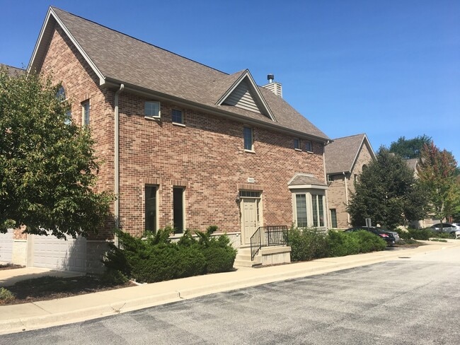 Primary Photo - 1522 Stonegate Manor