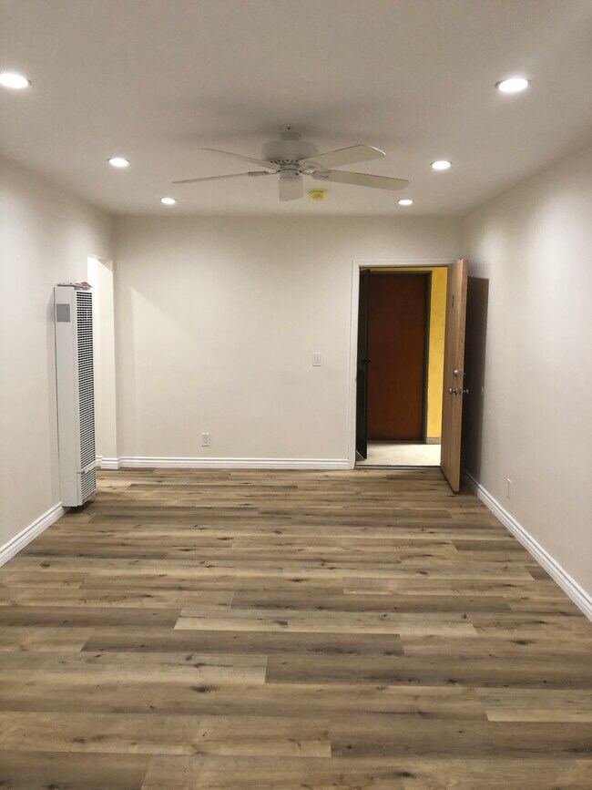 Ceiling Lighting Throughout - 1517 11th St