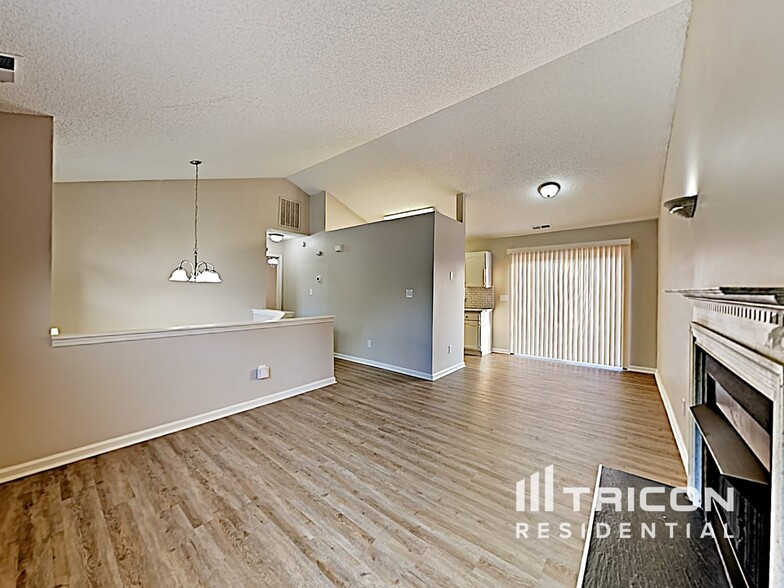 Building Photo - 4410 Fawnbrook Ave SW