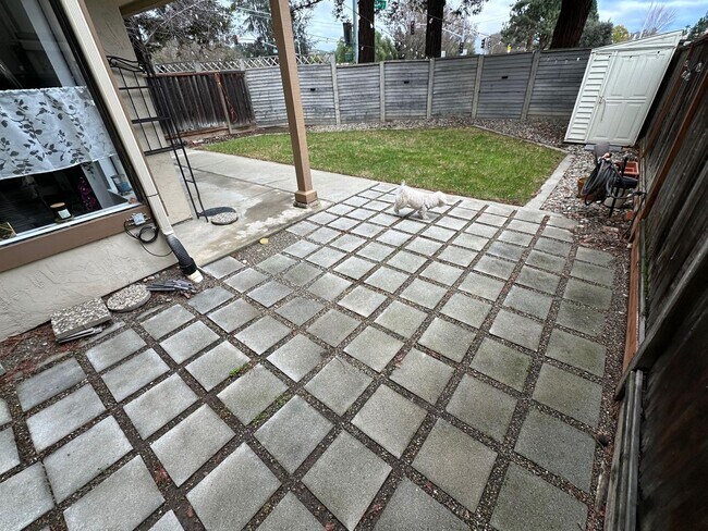 Building Photo - 874 Cherry Glen Cir