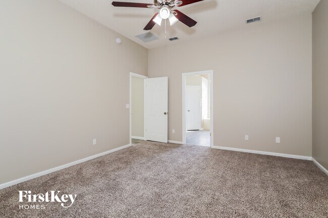 Building Photo - 9241 Hawks Run Ln