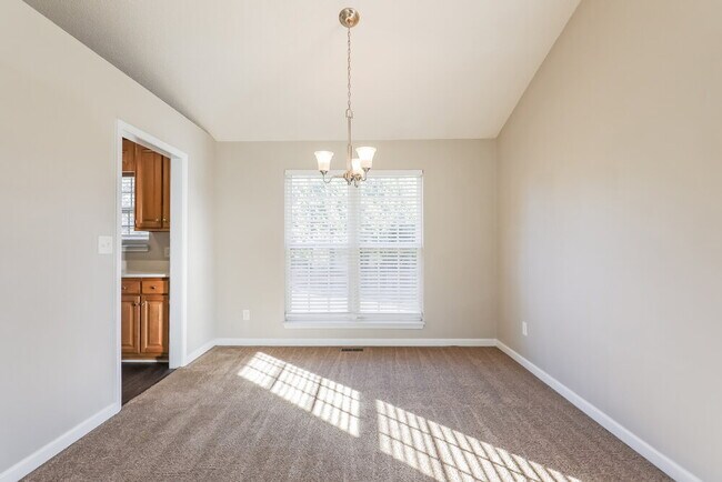 Building Photo - 503 Bentley Way