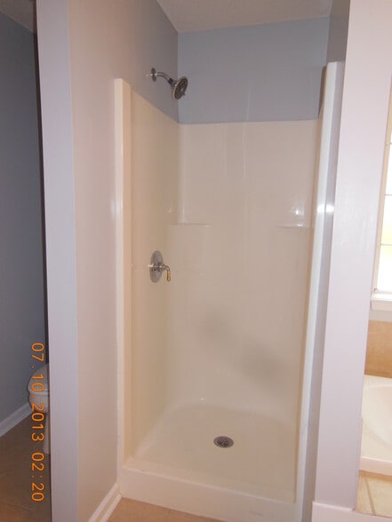Master Bath Shower - 1906 Parker Rd