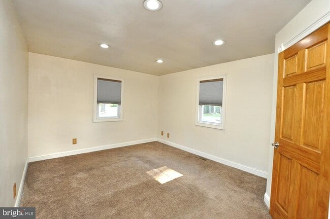 Building Photo - 154 Old Marlton Pike