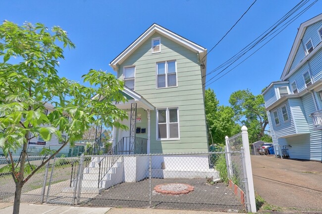 Building Photo - 25 Wolcott St